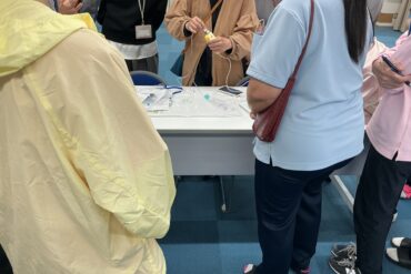 研修　ツボ体験